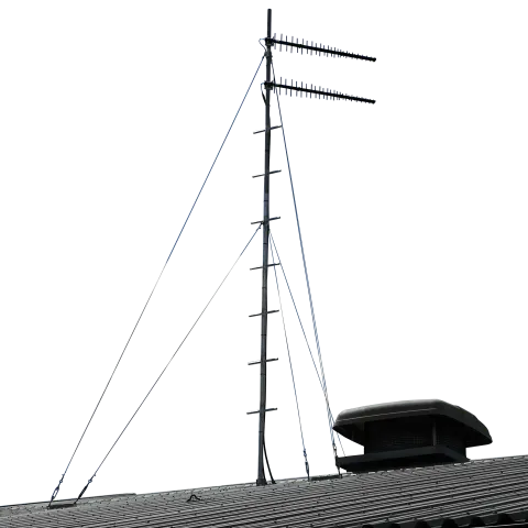 Climbable galvanised steel pegged roof mast with guy wires